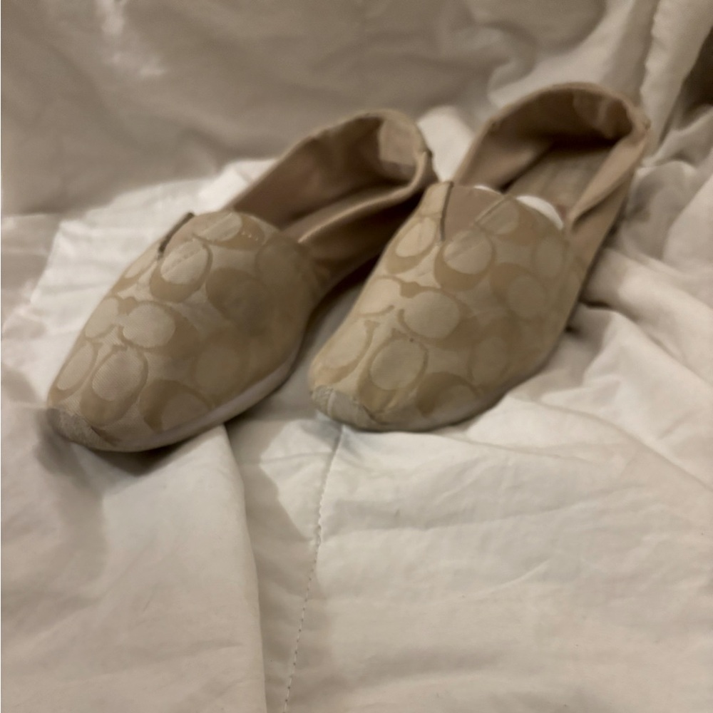 Coach Pandora Canvas size 10 tan flat